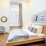 - New - Large Appartement
