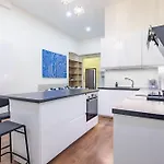 - New - Large Appartement *
