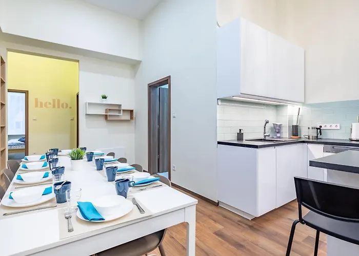 - New - Large Apartamento